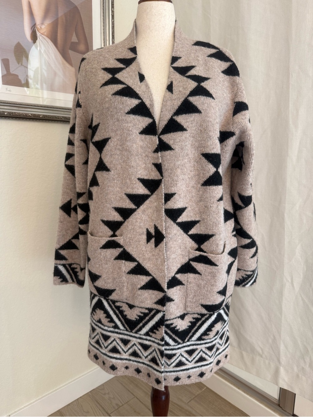 Frye Taupe & Black Geometric Open-Front Cardigan
